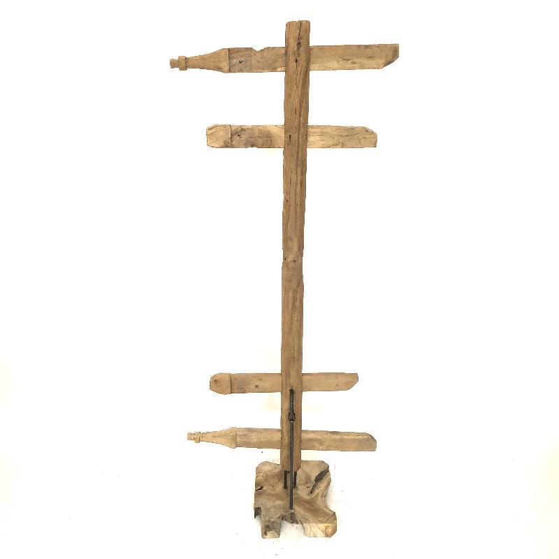 Clothes hanger on stand(3151)