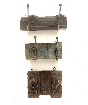2-Hook old wood (3588)