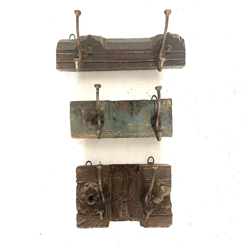 2-Hook old wood (3588)