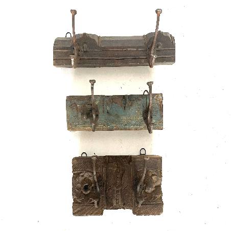2-Hook old wood (3588)