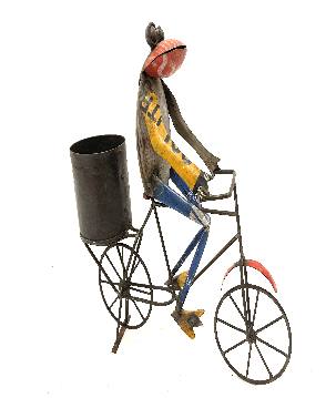 Frog on bike 40x13H43cm(3636)