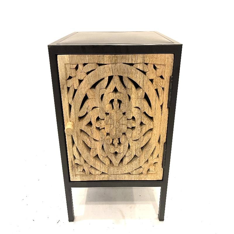 Bedside carving (3719)