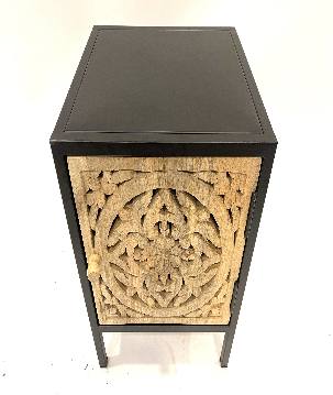 Bedside carving (3719)