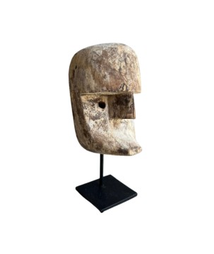 Mask primitief on stand L (5627)