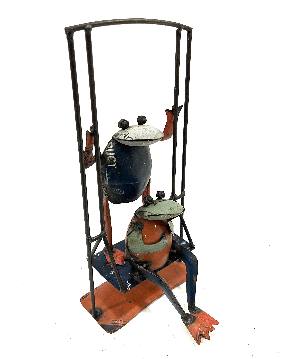 Two frogs on swing (80146)