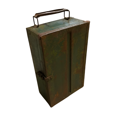 Ammunition box (7582)