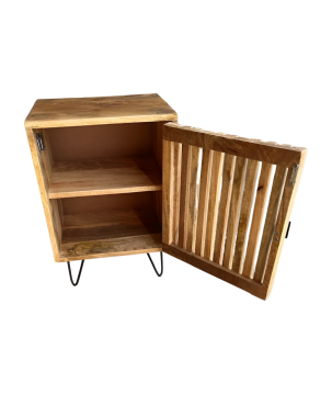 Bedside Vayu left (80666)