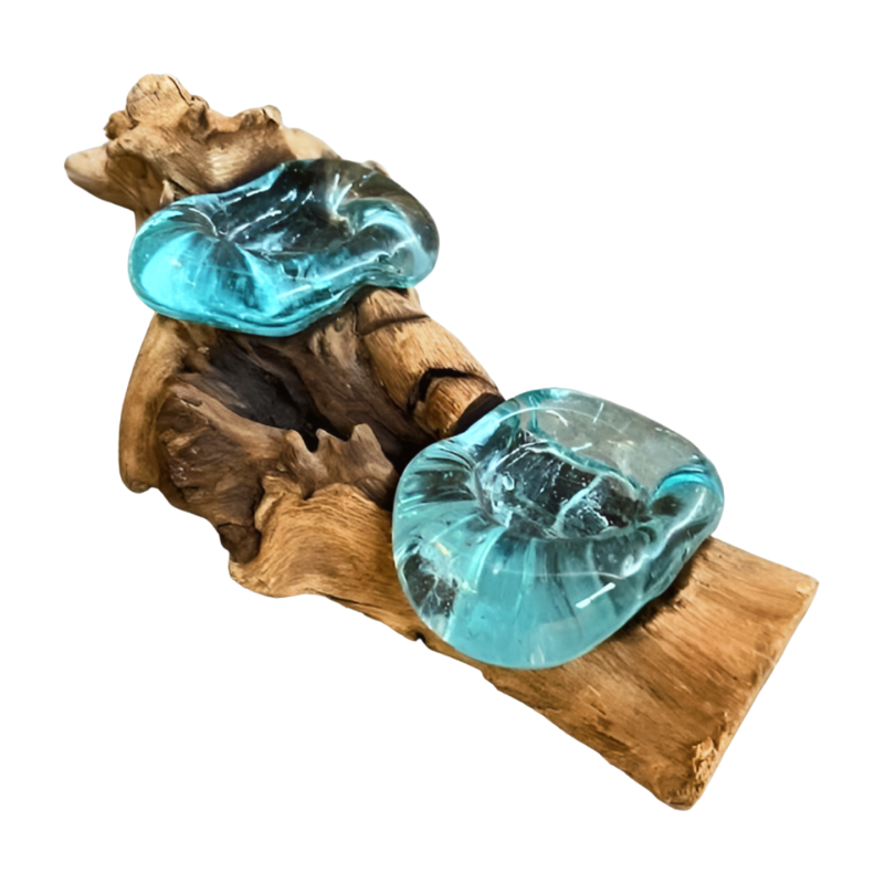 Candleholder on wood (80075)