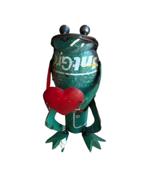 Frog w. heart 16x14H32cm