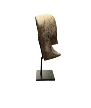 Mask primitief on stand S (3850)
