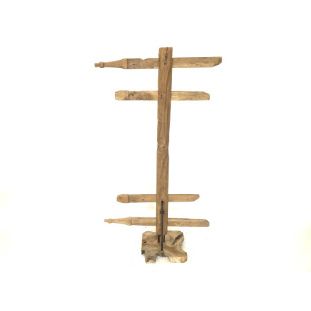Clothes hanger on stand(3151)