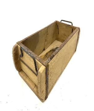 Wooden brick with ears 30x15H9cm.